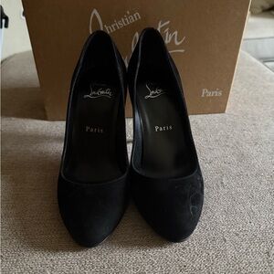 NEVER BEEN WORN Christian Louboutin Elegant Black Heels